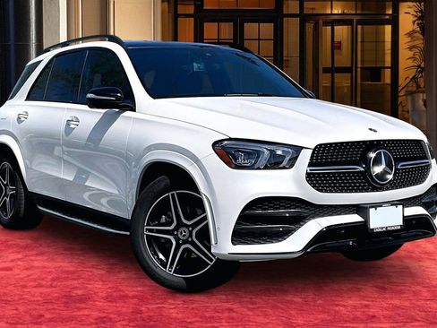 Used 2022 Mercedes-Benz GLE 350 w/ AMG Line Exterior image 2