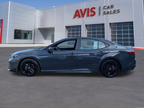 Used 2025 Toyota Camry SE image 10