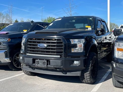 Used 2017 Ford F150 XLT w/ Equipment Group 302A Luxury image 3