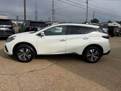 Used 2019 Nissan Murano SV w/ Cargo Package FWD image 2