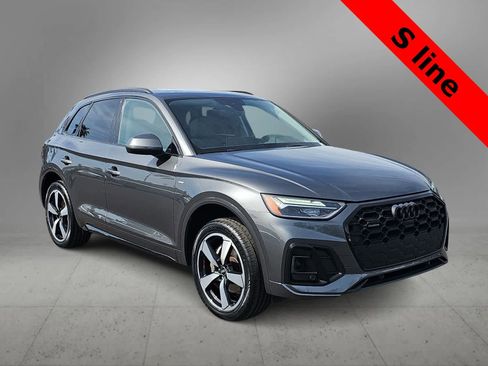 Used 2022 Audi Q5 2.0T Premium Plus w/ Premium Plus Package image 2