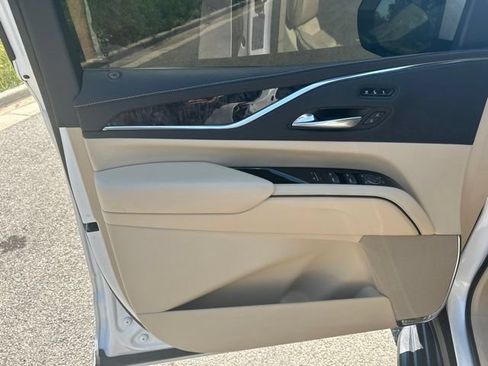 Used 2021 Cadillac Escalade ESV Premium Luxury w/ Performance Package AWD/4WD image 7