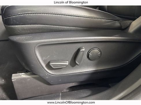 Used 2025 Ford Escape Platinum w/ Class II Trailer Tow Package image 27