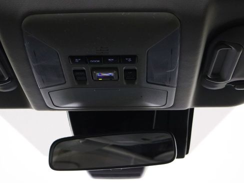 Used 2025 Toyota RAV4 XLE Premium image 27