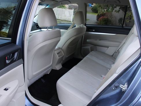 Used 2014 Subaru Outback 2.5i Premium image 14