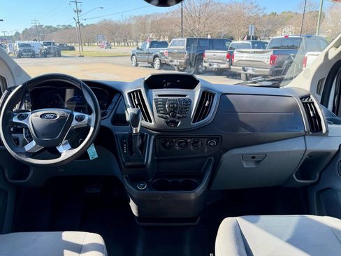 Used 2018 Ford Transit 250 130 Low Roof image 10