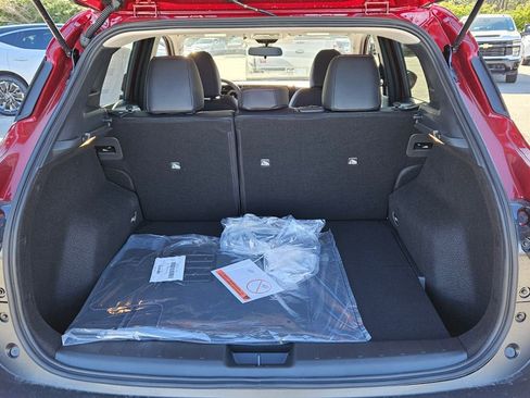 New 2026 Nissan Kicks SR w/ Cold Weather Package FWD image 11