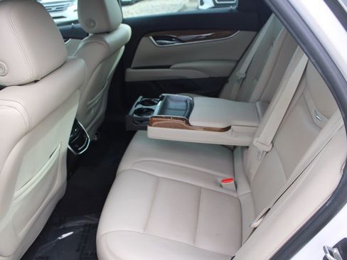 Used 2018 Cadillac XTS Luxury image 24