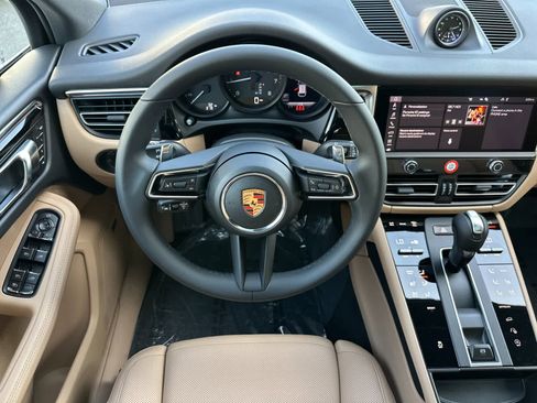 New 2026 Porsche Macan image 15