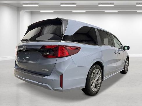 New 2026 Honda Odyssey Touring image 3