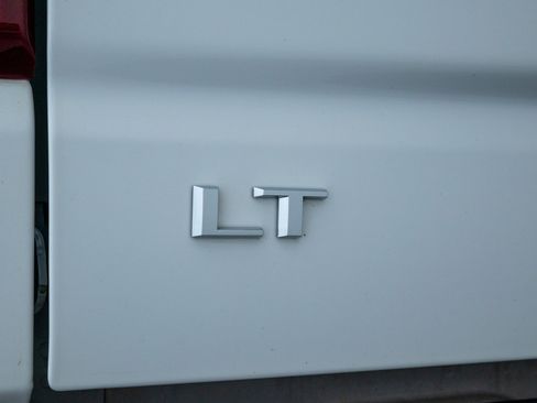 Used 2025 Chevrolet Silverado 1500 LT AWD/4WD image 29