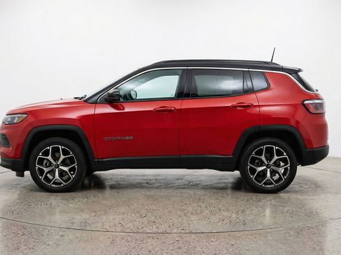 Used 2025 Jeep Compass Limited image 5