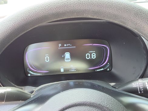 Certified 2025 Kia Soul LX FWD image 30