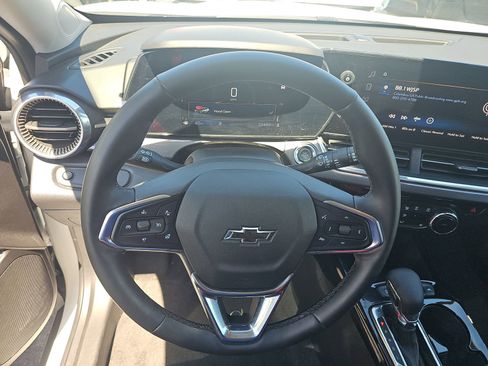 Used 2025 Chevrolet Trax ACTIV w/ Driver Confidence Package FWD image 17