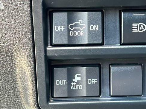 Used 2026 Toyota Tundra Platinum AWD/4WD image 24