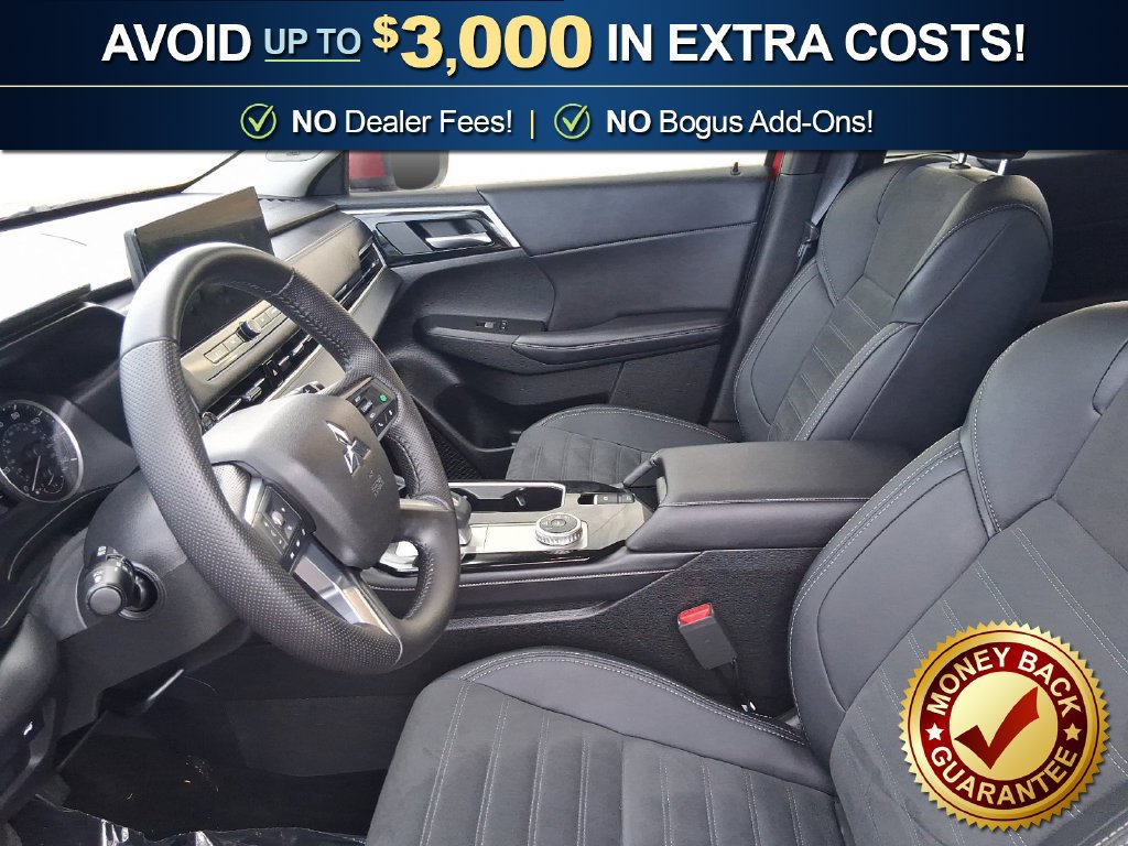 Used 2025 Mitsubishi Outlander SE FWD image 14
