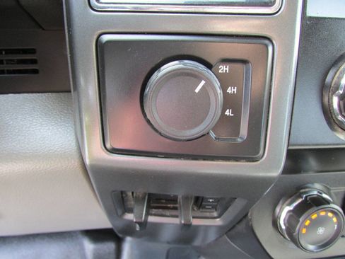 Used 2022 Ford F350 XLT AWD/4WD image 28