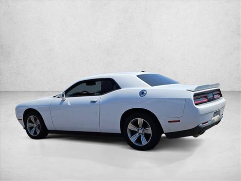 Used 2019 Dodge Challenger SXT RWD image 7