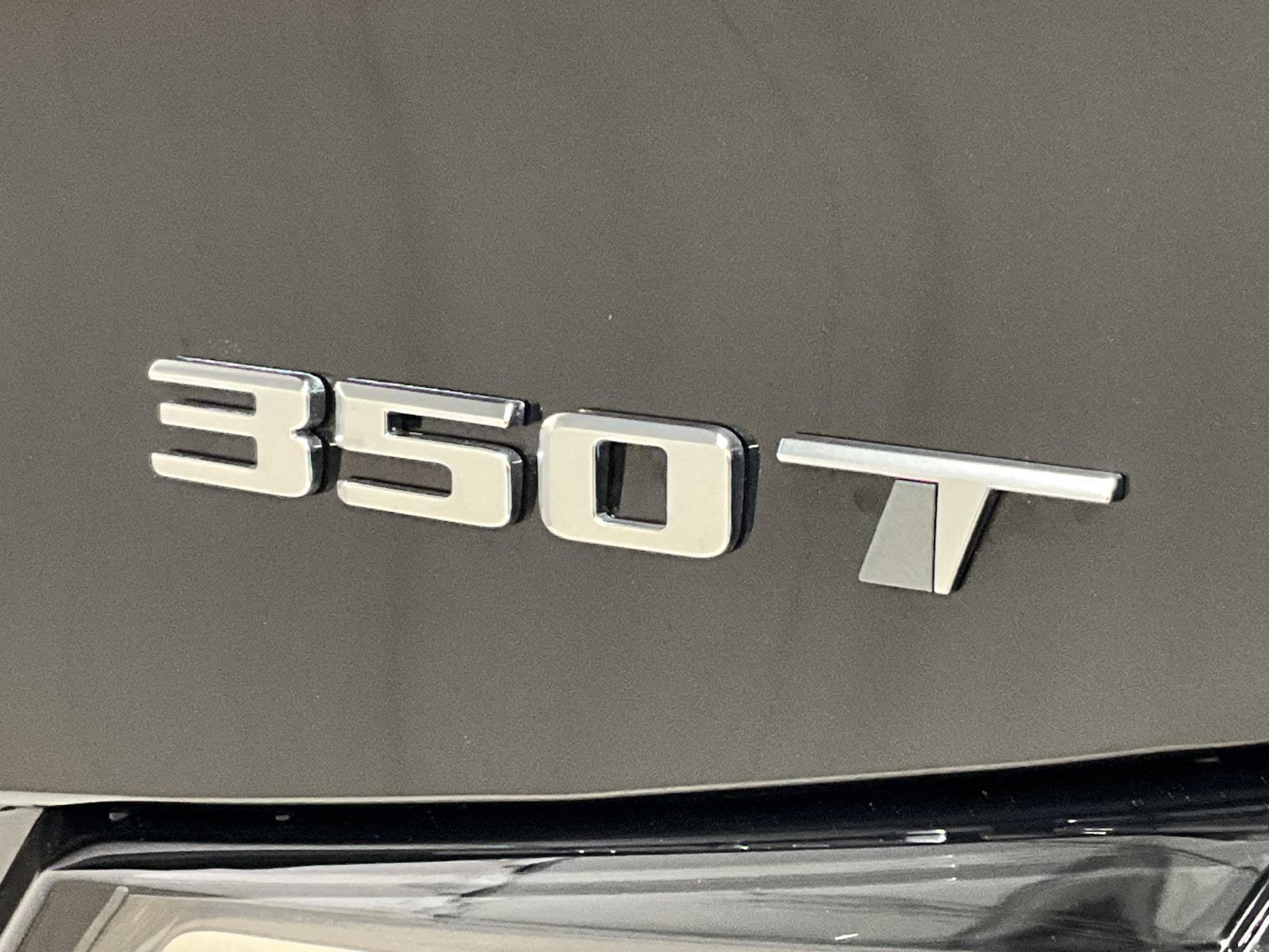 Used 2025 Cadillac XT4 Sport AWD/4WD image 9