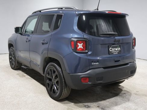 Used 2022 Jeep Renegade Altitude image 5