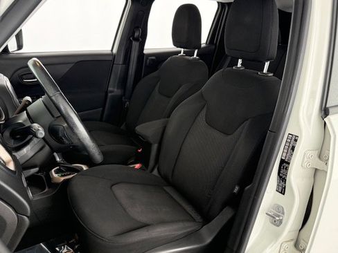 Used 2015 Jeep Renegade Latitude w/ Popular Equipment Group image 11