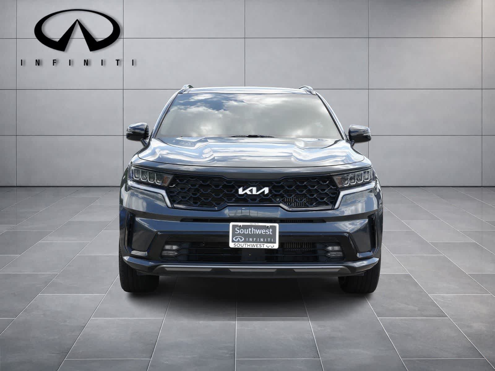 Used 2022 Kia Sorento EX w/ Panoramic Sunroof Package FWD image 2
