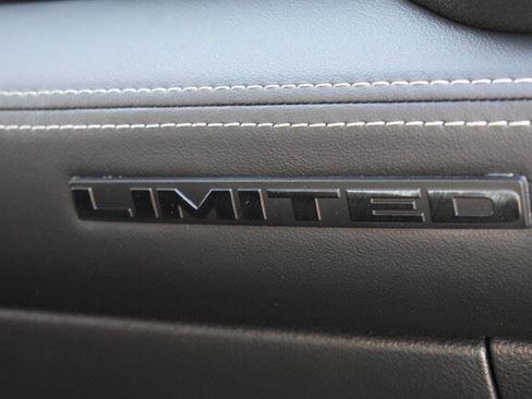 Used 2025 RAM 3500 Limited AWD/4WD image 22