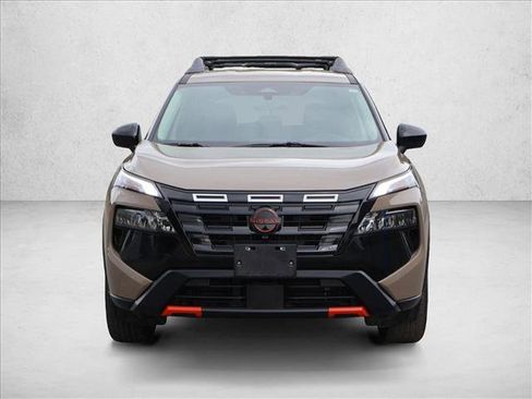 Used 2025 Nissan Rogue SV AWD/4WD image 2
