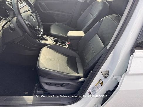 Used 2018 Volkswagen Tiguan SE w/ Panoramic Sunroof Package FWD image 29
