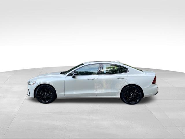 Certified 2023 Volvo S60 B5 Plus w/ Climate Package AWD/4WD image 5