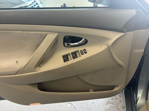 Used 2010 Toyota Camry LE w/ Fleet Convenience Pkg FWD image 15