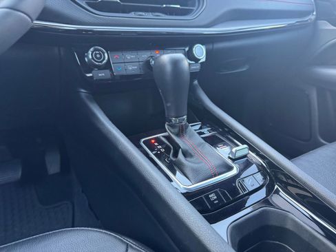 Used 2025 Jeep Compass Trailhawk image 40