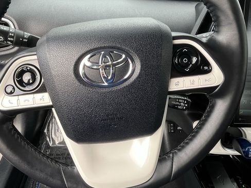 Used 2019 Toyota Prius Prime Plus image 19