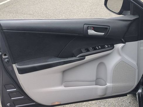Used 2012 Toyota Camry LE FWD image 10