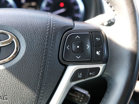 Used 2019 Toyota Highlander FWD V6 image 42
