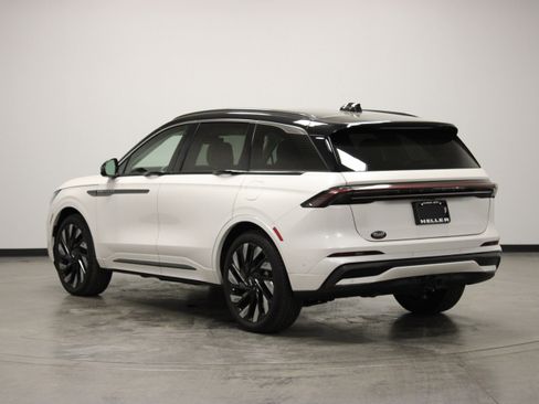 Used 2024 Lincoln Nautilus Black Label w/ Jet Appearance Package (87T) AWD/4WD image 6