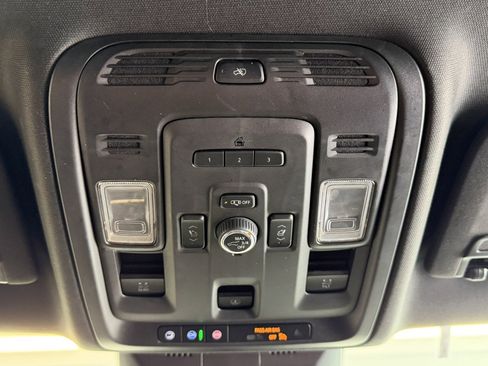 Used 2023 Cadillac Escalade Sport AWD/4WD image 19