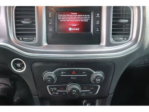 Used 2015 Dodge Charger SE w/ Popular Equipment Group image 14