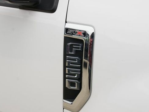 Used 2021 Ford F250 XL w/ STX Appearance Package image 9