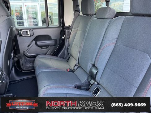 New 2025 Jeep Gladiator Rubicon w/ Convenience Group image 13