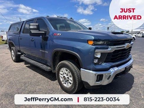 Used 2025 Chevrolet Silverado 2500 LT w/ Safety Package AWD/4WD image 9
