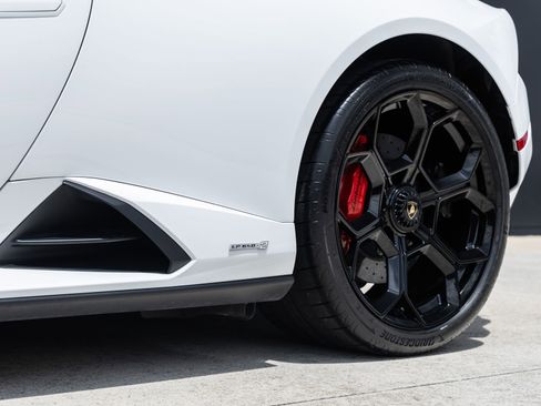 Used 2023 Lamborghini Huracan Tecnica RWD image 17