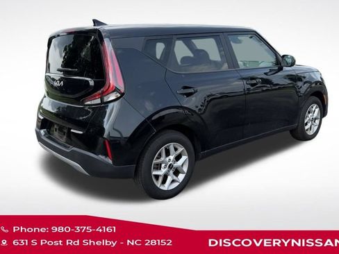 Used 2024 Kia Soul LX w/ Option Group 015 FWD image 3