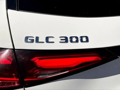 Used 2024 Mercedes-Benz GLC 300 4MATIC image 30