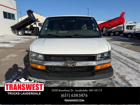 Used 2017 Chevrolet Express 3500 image 13
