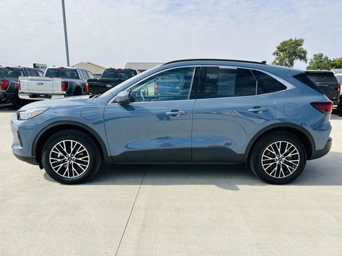 Used 2025 Ford Escape PHEV w/ PHEV Premium Package image 40