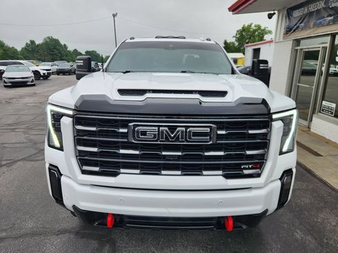Used 2024 GMC Sierra 2500 AT4 w/ AT4 Preferred Package AWD/4WD image 12