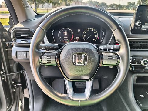 Used 2024 Honda Pilot Touring image 14