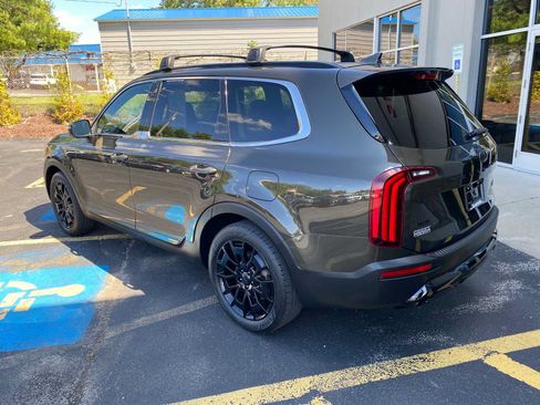 Used 2021 Kia Telluride SX w/ Nightfall Edition Package AWD/4WD image 3