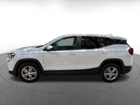 Used 2024 GMC Terrain SLE FWD image 13